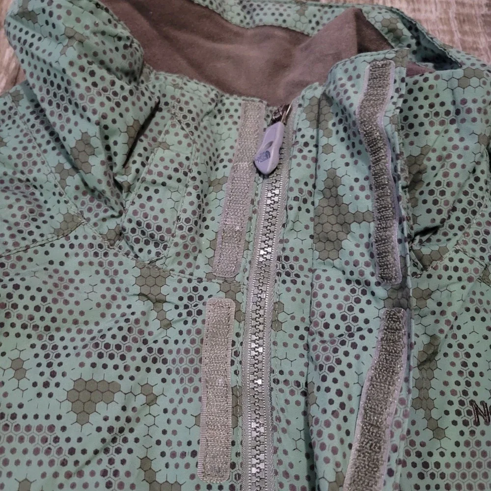 The North Face Green Jacket Size XL Hexagon Pattern Centipede Camouflage
